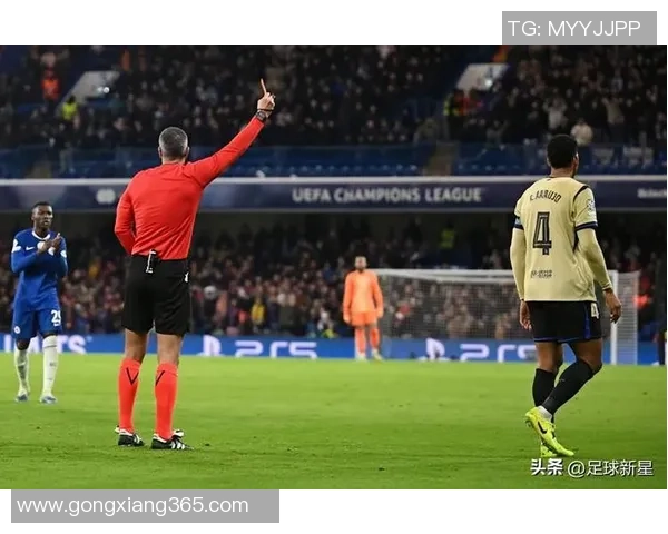 德甲激战巴萨与切尔西战成平局帽子戏法引爆全场精彩回顾